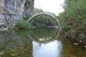 The Lazaridi bridge in the Vikos gorge. Natural heritage blends with cultural heritage.